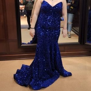 Blue shimmery prom dress